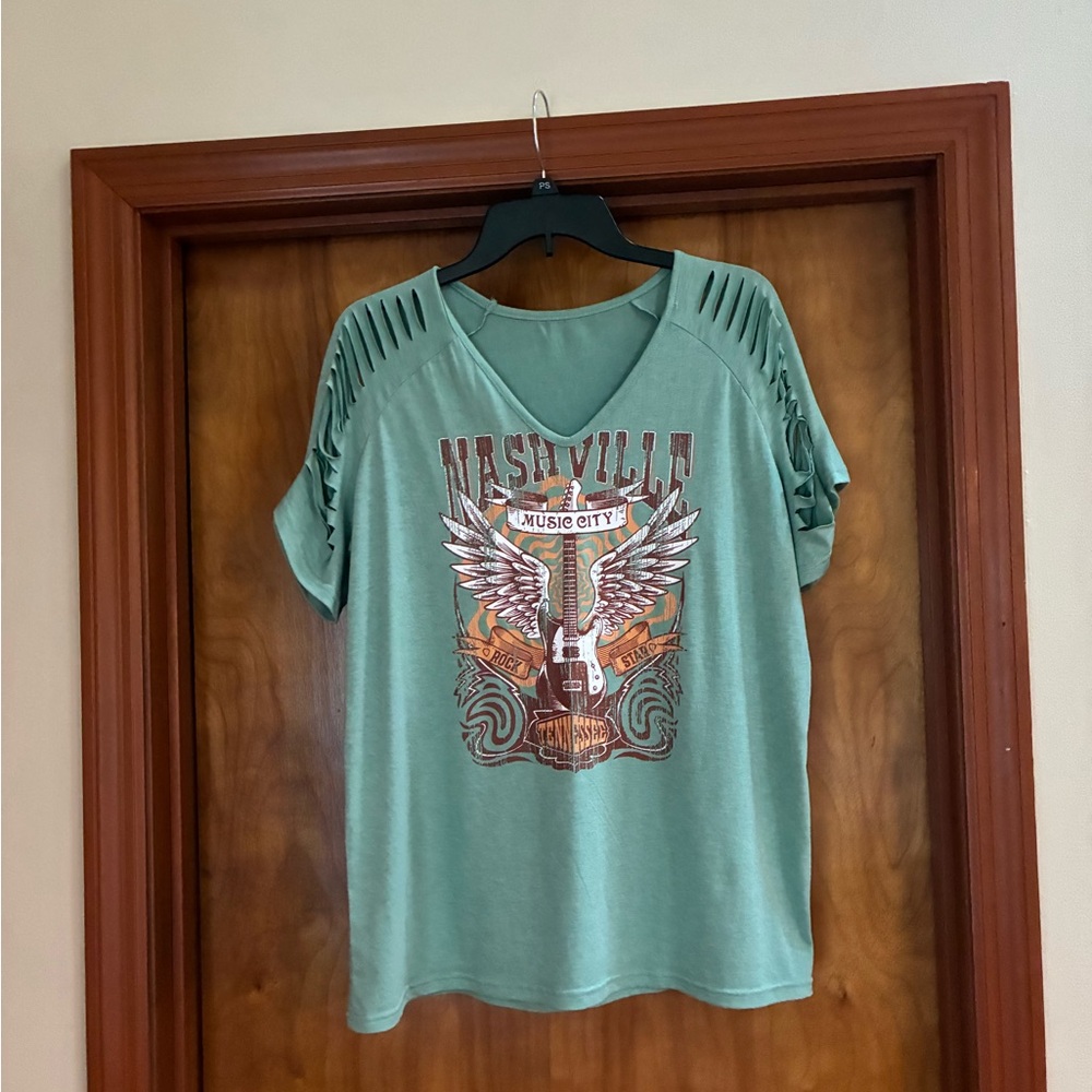 Nashville Graphic Women's Green Top with cut out sleeves -size XL